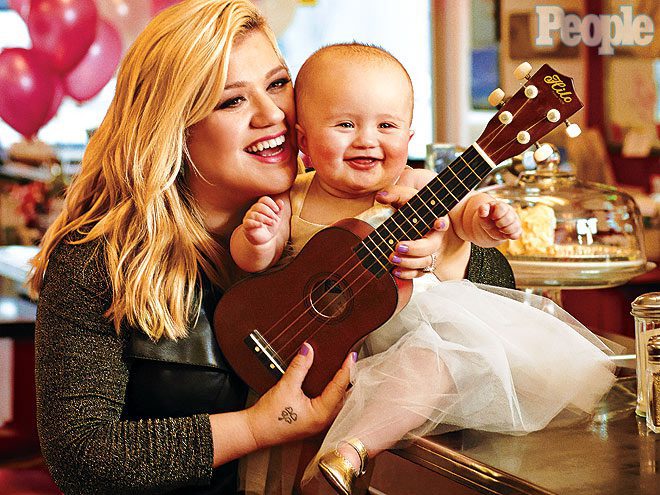 Kelly Clarkson needs to consider estate planning for her family when she is creating a blended family
